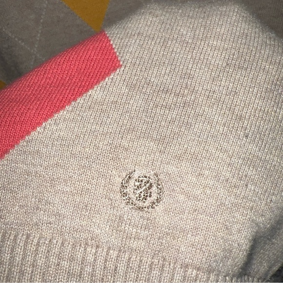 Izod Cream and Yellow Crew Neck Sweater with Argyle Pattern - Picture 3 of 7